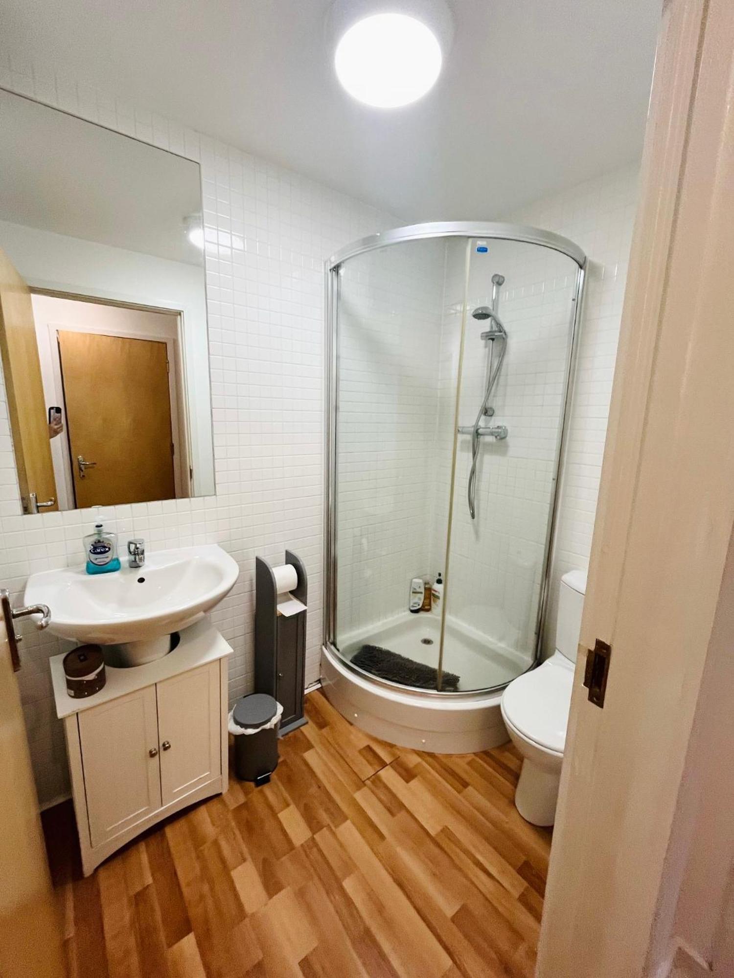 Modern Spacious Retreat Full Fibre Wi-Fi & Free Parking Edinburgh Exterior photo